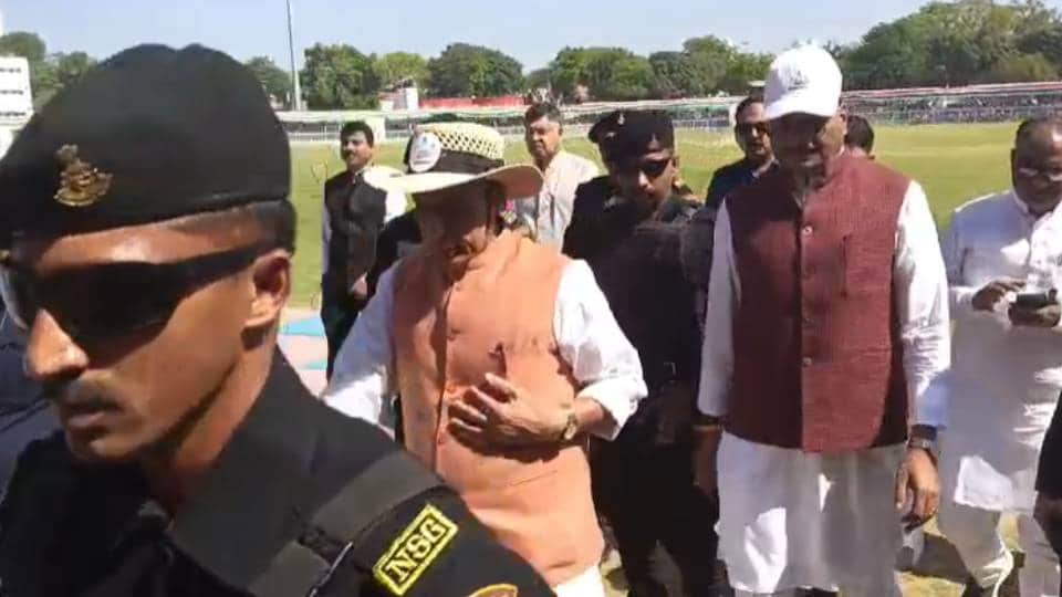 केडी सिंह बाबू स्टेडियम में रक्षा मंत्री राजनाथ सिंह।