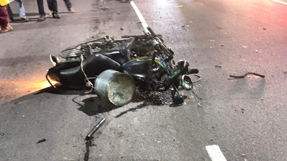 क्षतिग्रस्त बाइक