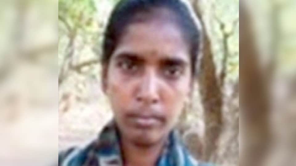 महिला नक्सली रूपी का फाइल फोटो