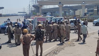 UP: 'आठ की जगह 10 घंटे नौकरी, नहीं मिलता ओवरटाइम का पैसा'; भड़के कर्मचारियों ने बताया नोएडा की कंपनियों का सच UP Noida Workers Protest Claim 10 Hour Shifts Without Overtime Pay Violence Erupts in Gautam Buddh Nagar