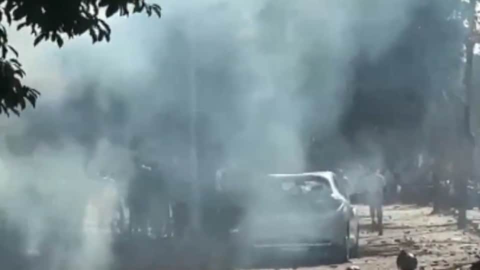 Vehicles and properties vandalised and stones pelted in Noida protest over demands for salary increment