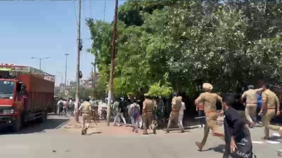 Noida Sector 57 Violence 50 Companies 200 Vehicles Damaged  Attempt Police Lathi Charge in Gautam Budh Nagar