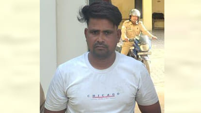 Kanpur: Police Team, Including Sub-Inspector, Chased and Beaten
