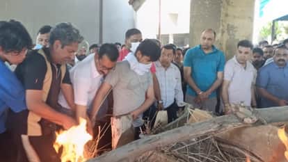 Mathura Boat Tragedy Rishabh Sharma Last Rites Performed on Sherpura Road