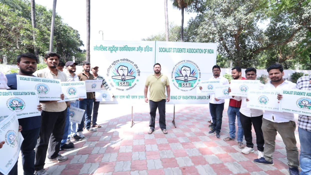 Tejashwi Yadav targeted Nitish kumar emptied treasury RJD Party end chhatra RJD to SSAI party