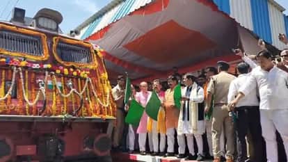 Union Minister of State inaugurated direct rail service from Badaun to Delhi