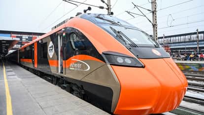 Vande Bharat Sleeper Becomes Passengers’ Top Choice on Howrah–Kamakhya Route