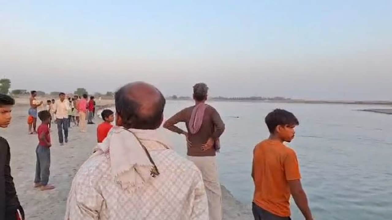 SDRF and Flood PAC Teams Engaged Searching for Two Brothers Who Drowned in the Ganga in Budaun