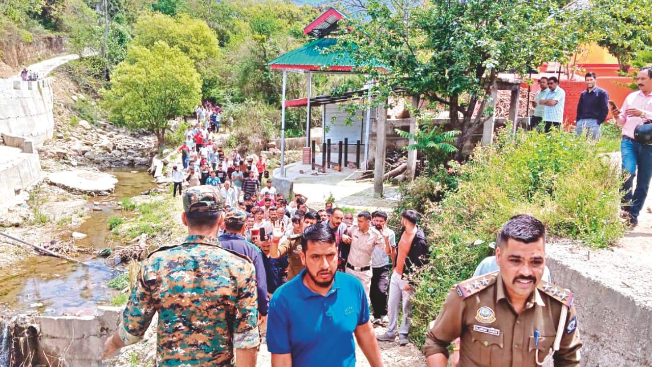 Mandi College Student Murder Case Wore a Hoodie to Conceal Identity Brandished a Sickle to Intimidate