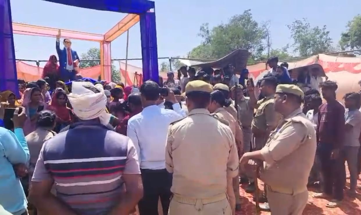 Ambedkarnagar: Villagers and administration clash over installation of statue without permission
