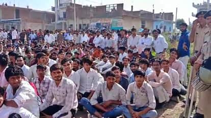 Workers' Sit-in Protest at Motherson Plant in Bhiwadi: Demands for Wage Hikes and Improved Behaviour