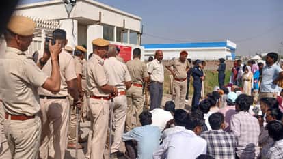 Workers' Sit-in Protest at Motherson Plant in Bhiwadi: Demands for Wage Hikes and Improved Behaviour
