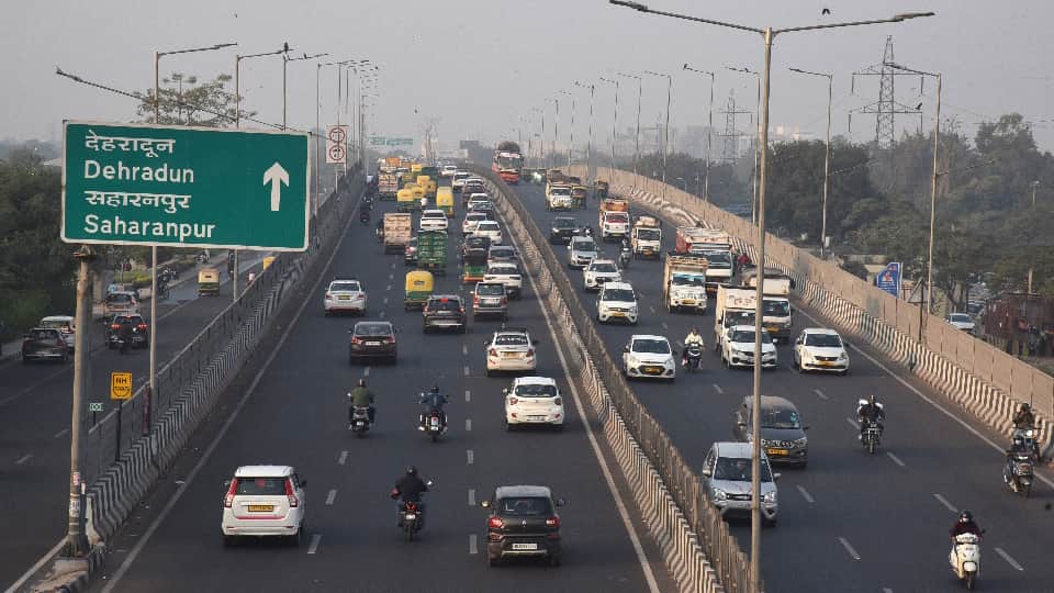 Kanwar Yatra: Kanwariyas and their vehicles barred from Delhi-Dehradun Expressway; advisory issued.