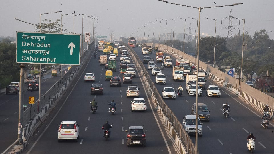 Delhi-Dehradun Expressway Launched Today Know Route Toll Details and Key Travel Guidelines in Hindi