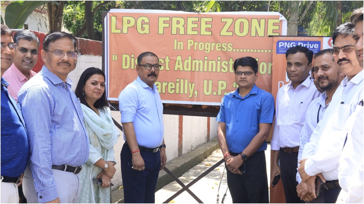 Laying of PNG pipeline begins from ADM Compound in Bareilly