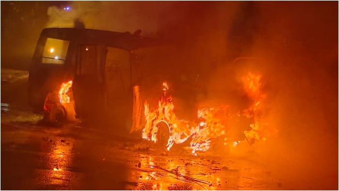 Lakhimpur Kheri Violence 500 Mob Attacks Police Stone Pelting Arson Government Vehicles Burnt Night Chaos