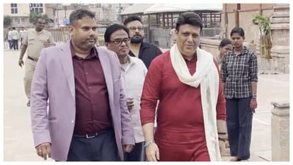 Govinda offer prayers at Jagannath Temple in simple look