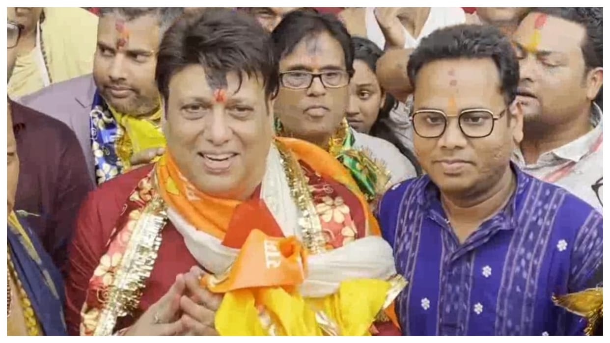 Govinda offer prayers at Jagannath Temple in simple look