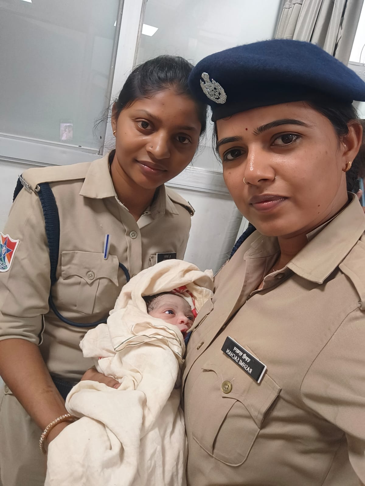 Woman delivers baby girl at Kanpur Central after labour pain