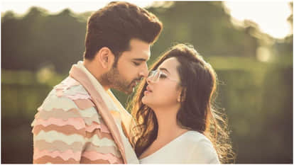 Tejasswi Prakash Reacts To Marriage Rumours With Boyfriend Karan Kundrra Says Not Happening Anytime Soon