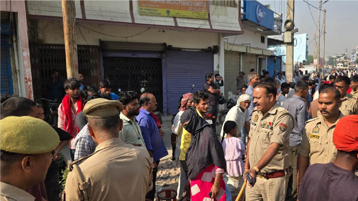 Consumers angry over non availability of gas in Gorakhpur