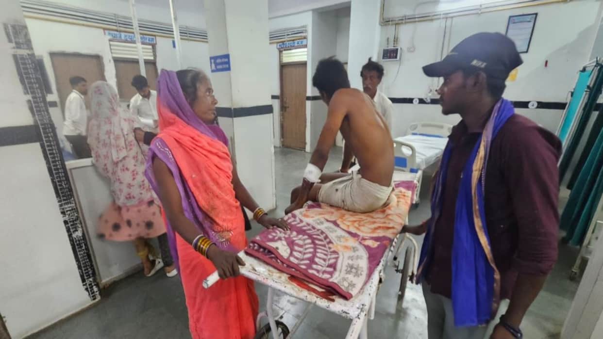 Chhatarpur News: Youth lured out at midnight, held captive and brutally beaten, five booked