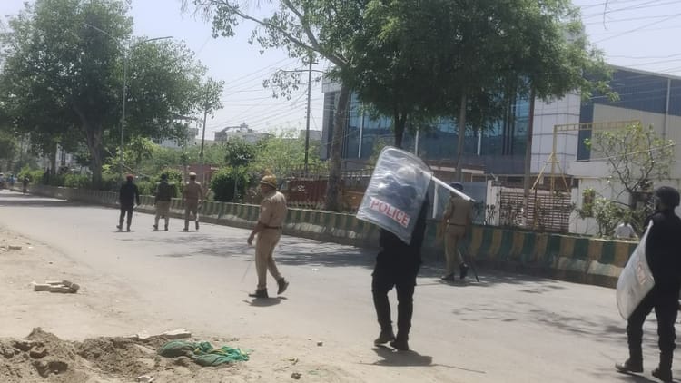 Noida Protest:उपद्रव मामले में 18 और गिरफ्तार, 70 फीसदी उद्योगों में फिर काम शुरू; प्रकरण पर सीएम योगी सक्रिय – Noida Protest: 18 More Arrested In Riot Case, 70 Percent Industries Resume Work