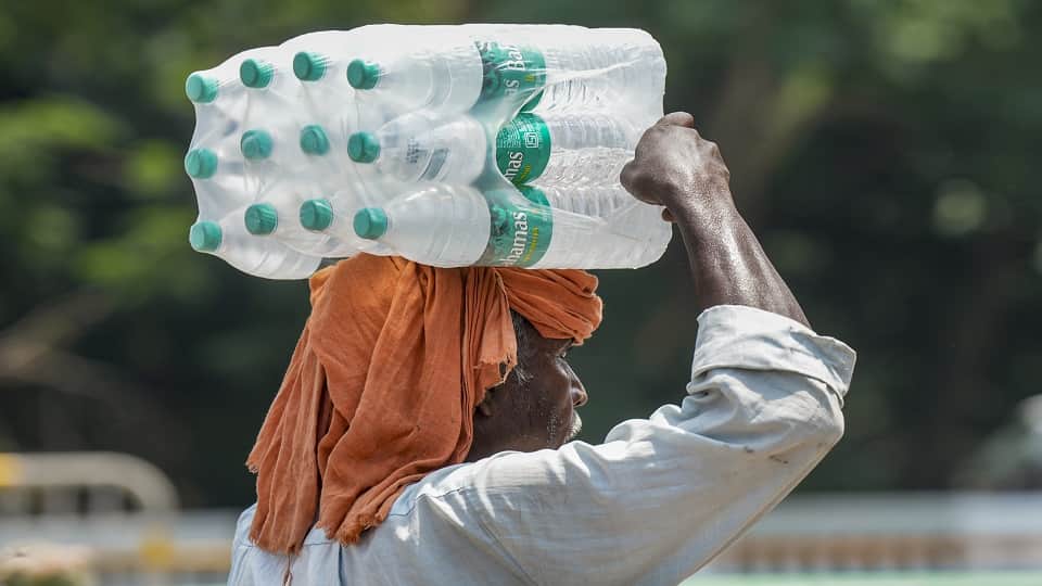 Tuesday the hottest day of season in Delhi temperature crossing 38 degree