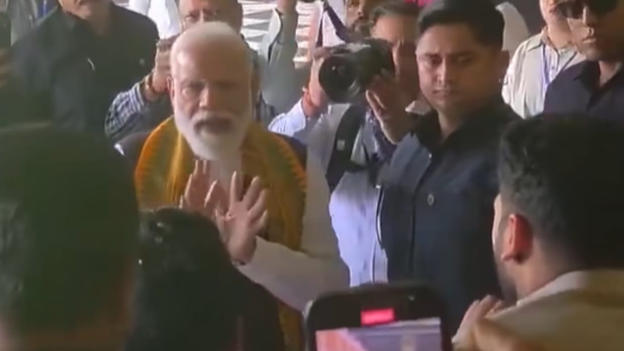 pm modi viral video visit siliguri wedding apologies to newlyweds shreya akshay jain West bengal