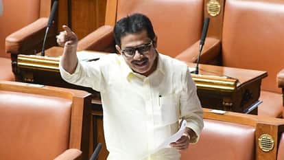 Karnataka Minister Zameer Khan clarifies Congress political tussle says neither rebell nor sought leadership