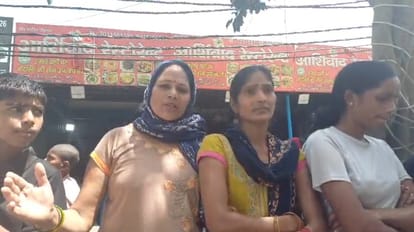 domestic workers staged protest for wage hike in Sector 121 Noida