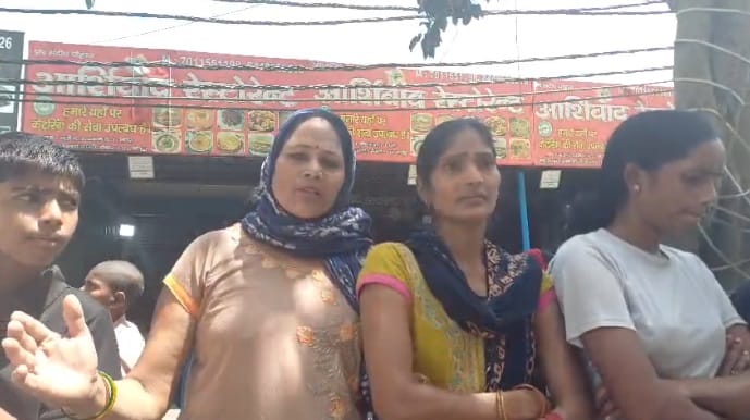 domestic workers staged protest for wage hike in Sector 121 Noida