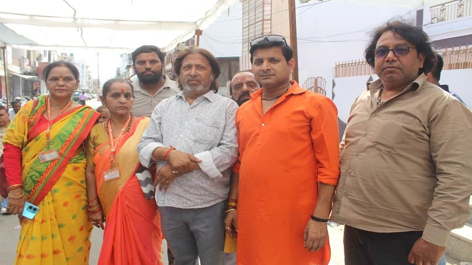 Central Market: Meerut traders angry at housing development officials, demand for action raised