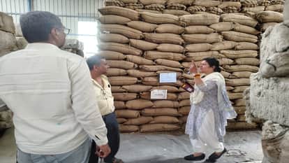 Major Raid by CM Flying Squad in Adampur, Hisar; Illegal Grain Stock Found in Guar Warehouses
