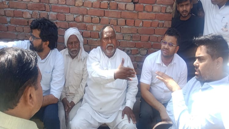 UP: विवादित जमीन पर लगाई बाबा साहब की प्रतिमा, फिर आधी रात को लिया गया ये फैसला; तब शांत हुए लोग