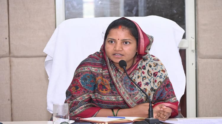 आंगनबाड़ी साड़ी गुणवत्ता विवाद पर सरकार सख्त: खादी एवं ग्रामोद्योग बोर्ड को पत्र जारी, दिए ये निर्देश