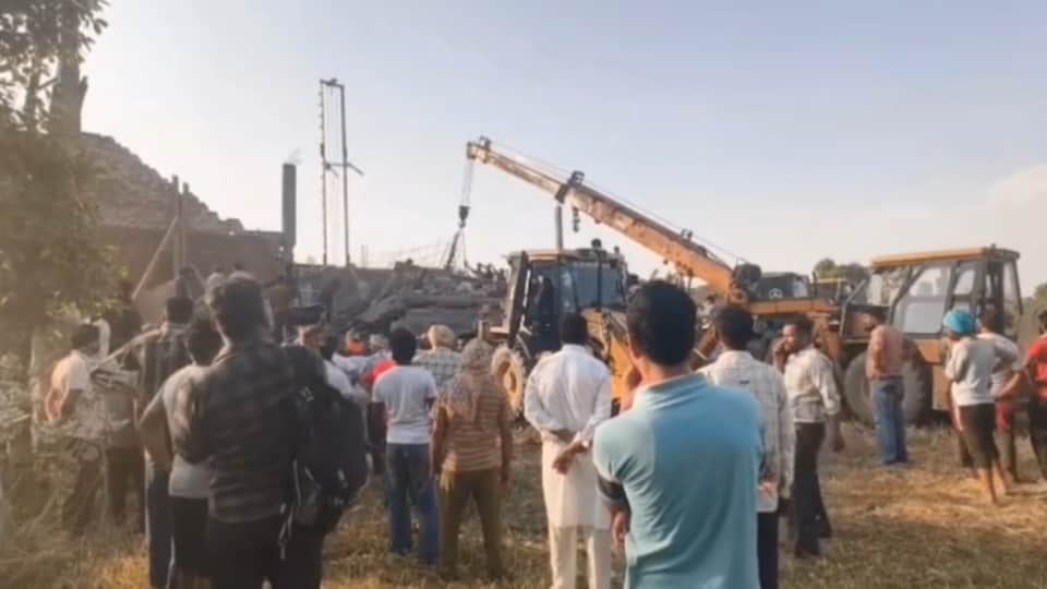 House slab collapses in Ferozepur four laborers trapped three rescued