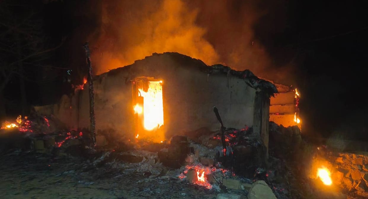 Banda Fire Power line snaps and falls onto hut wife burns to death husband in critical condition