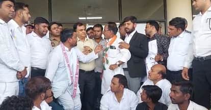Congress Protests Outside Mathura Municipal Office Over Motorboat Accident