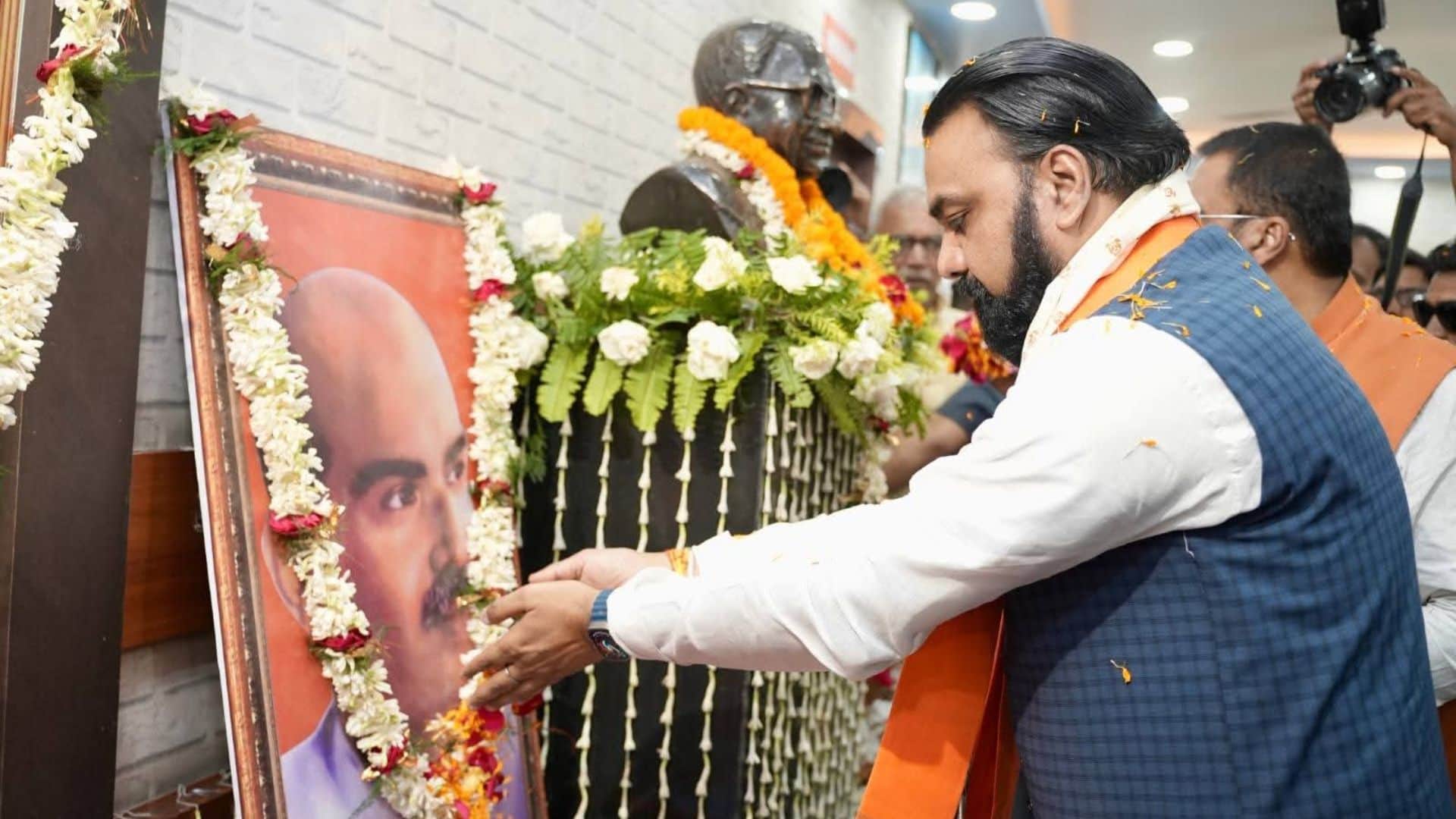 Chief Minister Samrat Choudhary was given rousing welcome at BJP office Holi of flowers played