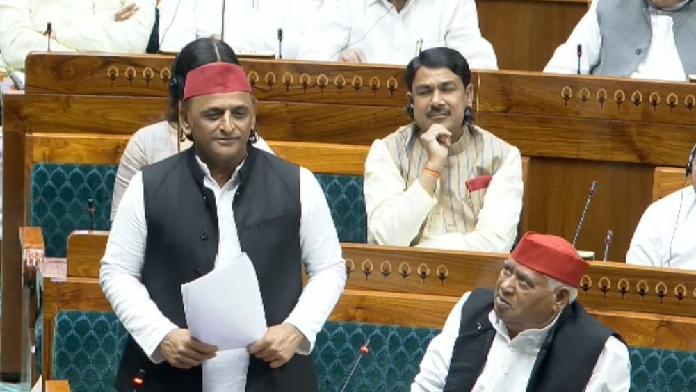 केंद्र सरकार पर जमकर बरसे अखिलेश यादव अखिलेश यादव, सपा सांसद