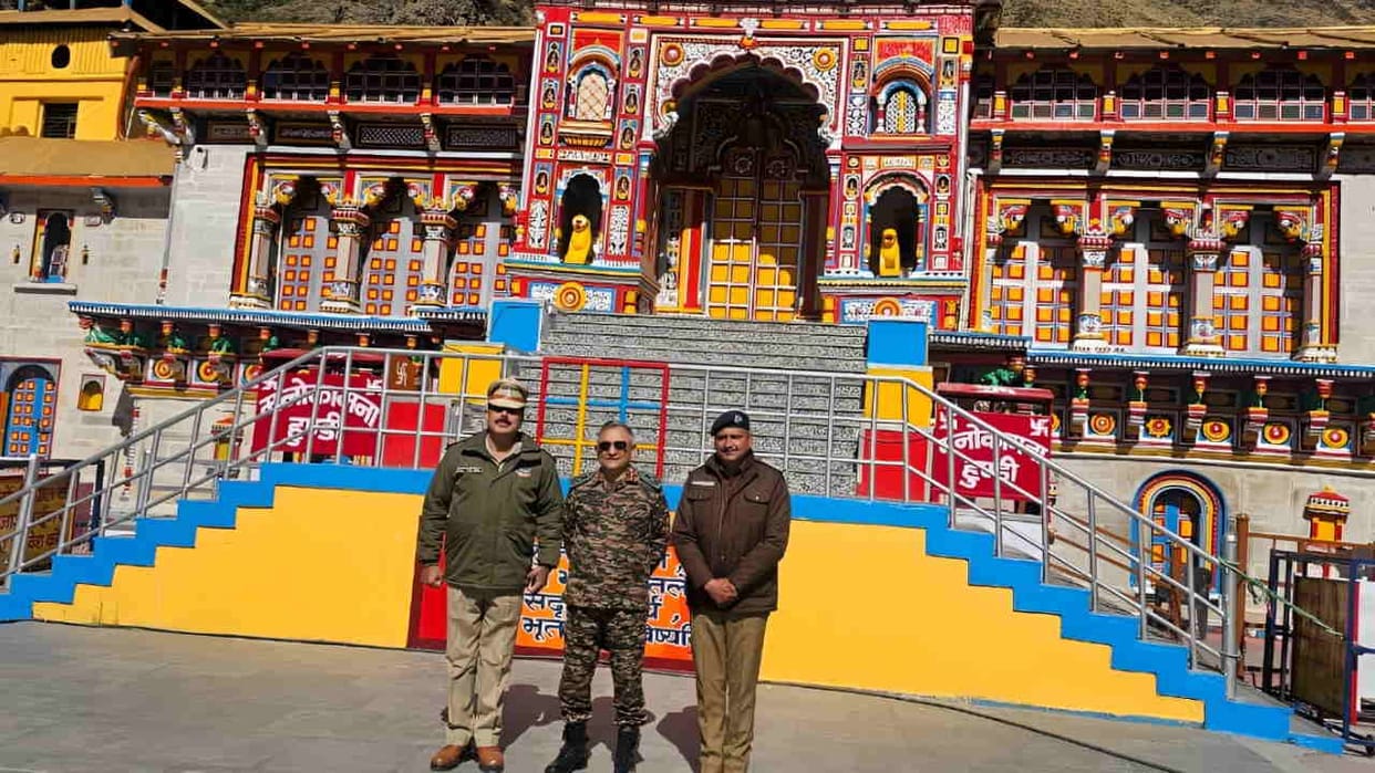 Chief of Defence Staff CDS General Anil Chauhan arrives at Badrinath Dham Chamoli News