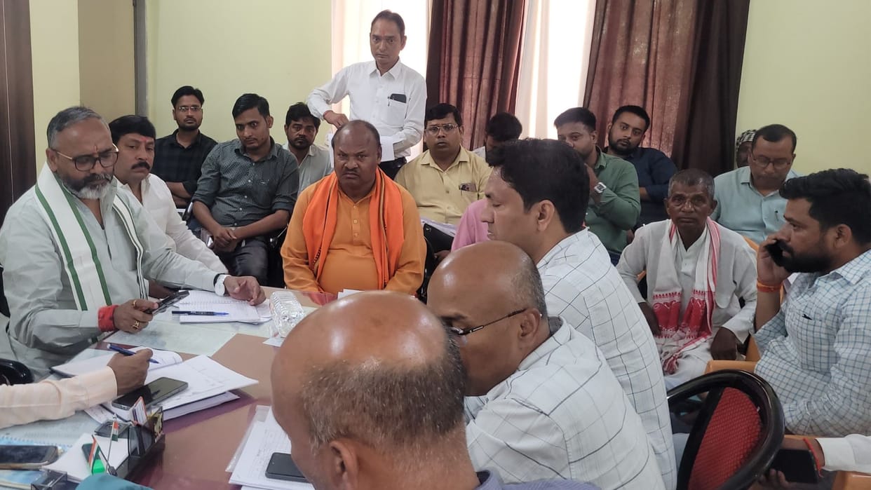 BJP MLA Bhupesh Chaubey issued instructions to officials during review meeting in sonbhadra
