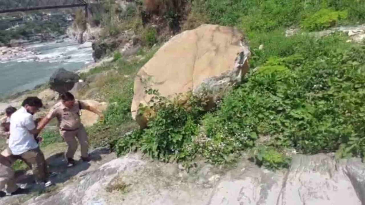 Man Jumps into River from Sangam Bank Dies karanprayag Chamoli News