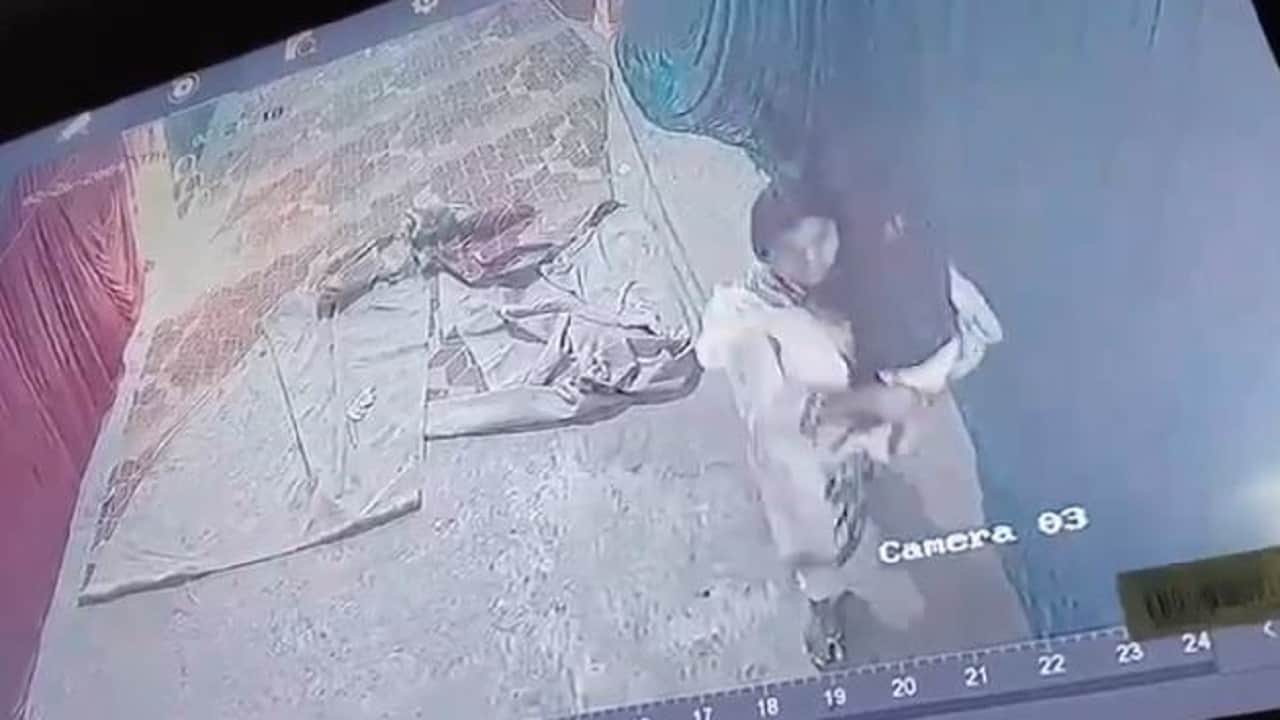 Selfie Exposes Child Kidnapper Khushboo Badaun Police Busts Gang