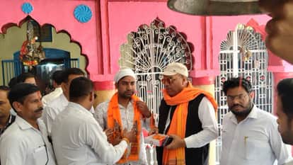 UP Big News 500 Huts Gutted in Cylinder Blast; Akhilesh Calls BJP 'Deceitful'; Bulldozers Roll Over Eidgah an