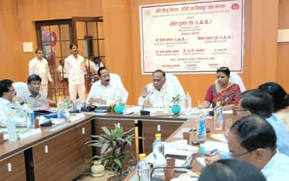 Jhansi: When the figures are so good then how do children get diphtheria, questions Additional Chief Secretar