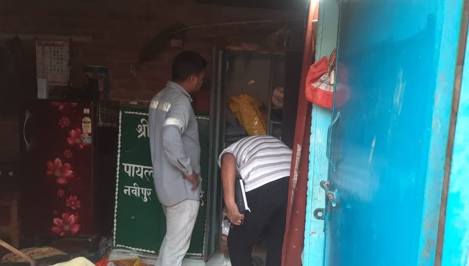Hamirpur Robbery worth 10 Lakh just 3 km from police station woman held hostage as jewelry and cash are looted
