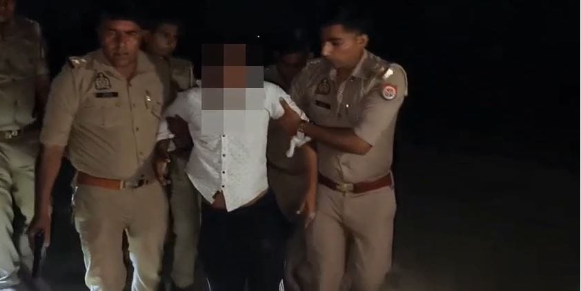 UP: मोबाइल लुटेरे का पुलिस ने किया ऐसा हश्र, अब लूट करने से पहले सौ बार सोचेगा; पहले की हैं दो वारदातें