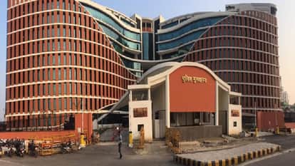 UP: DG Neera Rawat to Retire on April 30; Alok Singh to Become New DG; Reshuffle Across Several Posts Inevitab